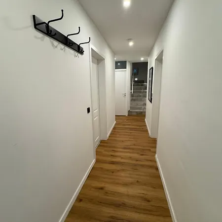 House With Privat Pool & Dream Garden דירה *