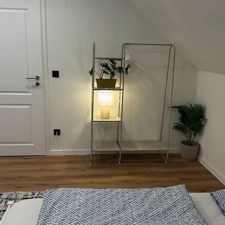 House With Pool & Dream Garden Apartment Odelzhausen
