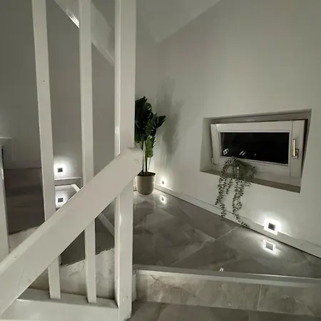 Apartment House With Pool & Dream Garden *