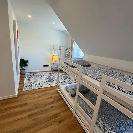 House With Pool & Dream Garden Apartment Odelzhausen