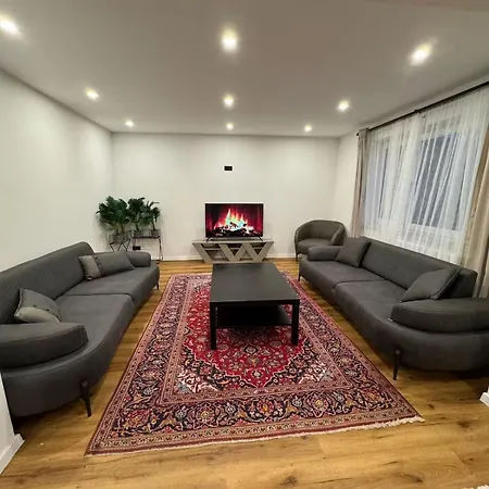 Apartment House With Pool & Dream Garden *