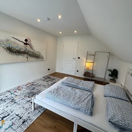 House With Privat Pool & Dream Garden Apartament