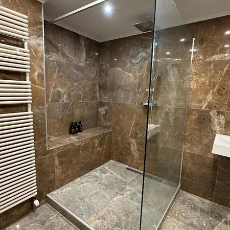Apartament House With Privat Pool & Dream Garden *