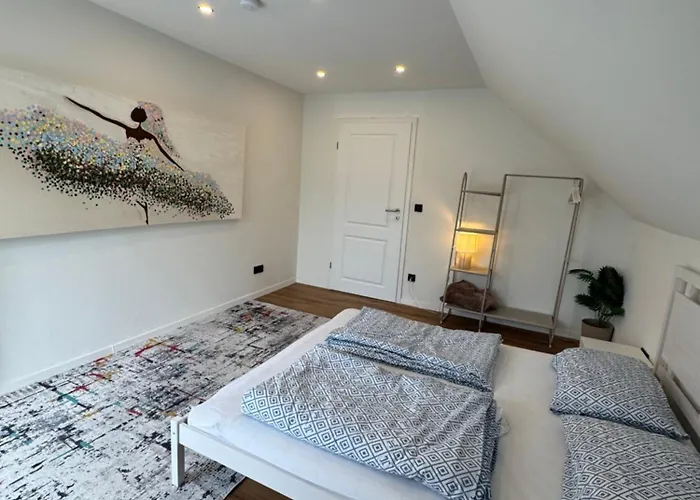 House With Privat Pool & Dream Garden 아파트