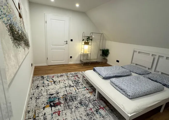 House With Privat Pool & Dream Garden 아파트 오델자우젠