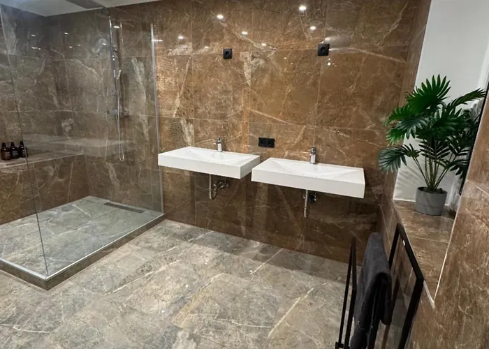 House With Privat Pool & Dream Garden * 오델자우젠