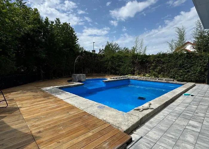 House With Privat Pool & Dream Garden 오델자우젠