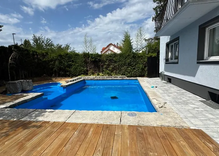 House With Privat Pool & Dream Garden 아파트
